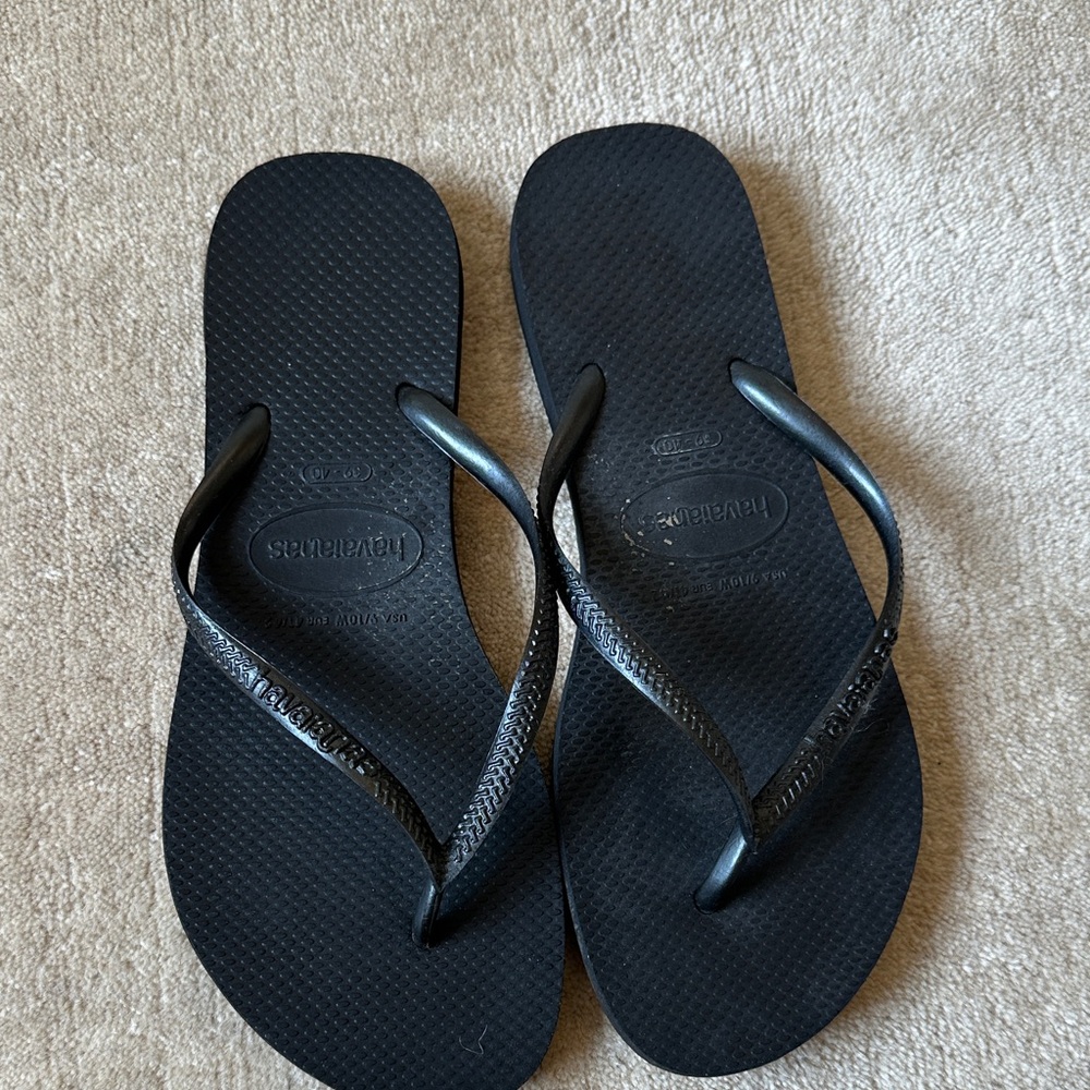 Havaianas Women's Classic Black Sandals - Picture 2 of 6